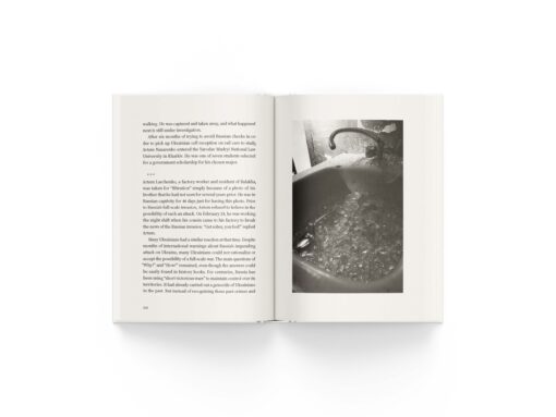 ПЕРЕДПРОДАЖ. Книжка De-occupied: Stories of Ukrainian Resistance - Зображення 6